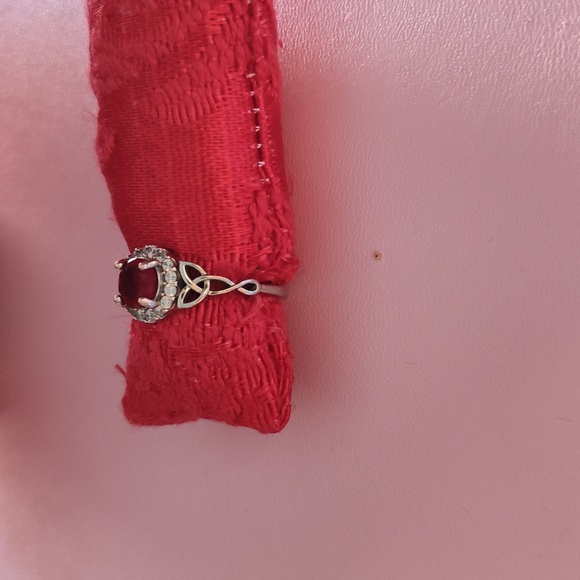 Red Jaquered Jewelry Bracelet Pillow With Bonus Ring Pillow - Picture 5 of 7